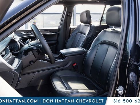 Used 2024 Jeep Grand Cherokee L Limited w/ Luxury Tech Group II image 3