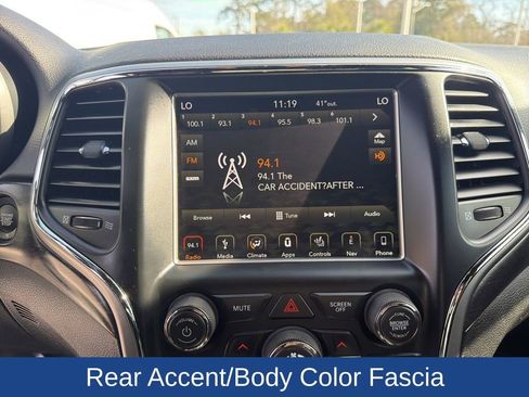 Used 2018 Jeep Grand Cherokee Altitude image 29