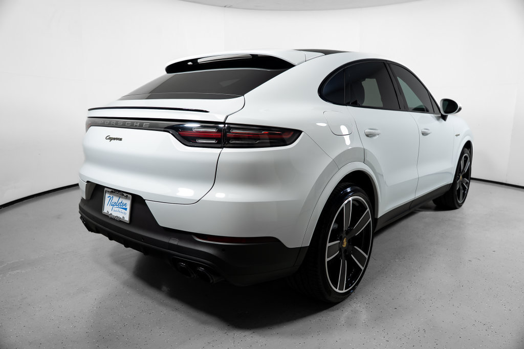 Used 2023 Porsche Cayenne Coupe AWD/4WD image 9
