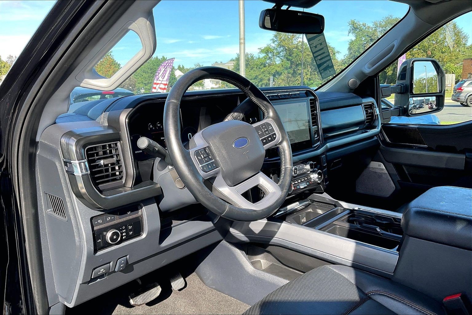 Used 2024 Ford F350 Lariat w/ Lariat Ultimate Package AWD/4WD image 14