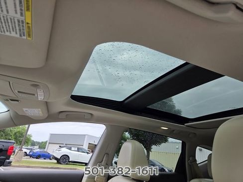 Used 2017 Nissan Murano Platinum w/ Platinum Technology Package FWD image 10