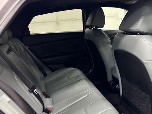 Used 2025 Hyundai Elantra Limited image 20