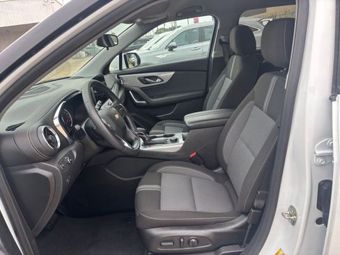 Used 2025 Chevrolet Blazer LT FWD image 28