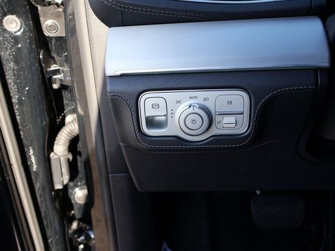 Used 2020 Mercedes-Benz GLE 350 4MATIC image 37