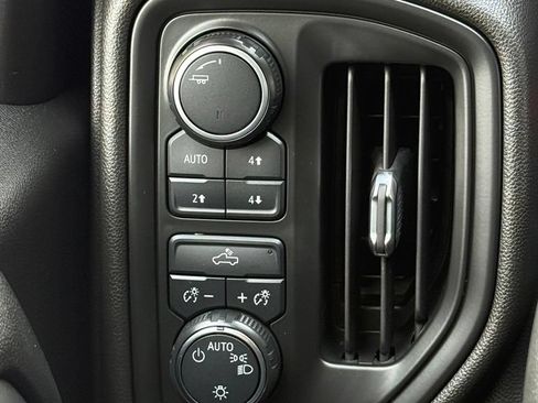 Used 2020 Chevrolet Silverado 1500 Custom Trail Boss w/ Custom Convenience Package AWD/4WD image 20