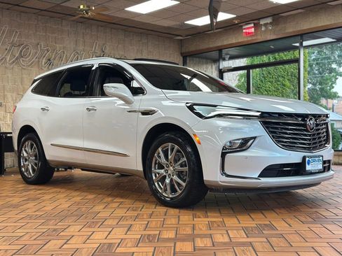 Used 2022 Buick Enclave Essence w/ Experience Buick Package image 15