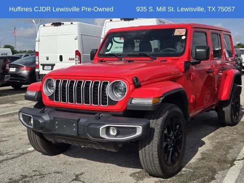 Certified 2025 Jeep Wrangler Unlimited Sahara w/ Safety Group AWD/4WD image 3