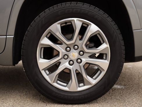 Used 2018 Chevrolet Traverse Premier w/ Driver Confidence II Package image 42