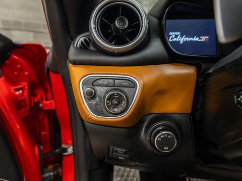 Used 2015 Ferrari California T RWD image 45