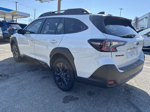 Certified 2025 Subaru Outback Onyx Edition image 5