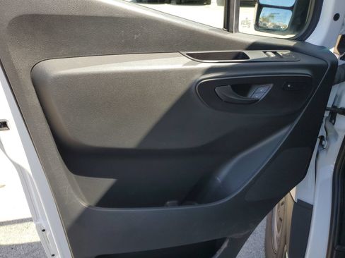 Used 2024 Mercedes-Benz Sprinter 2500 image 13
