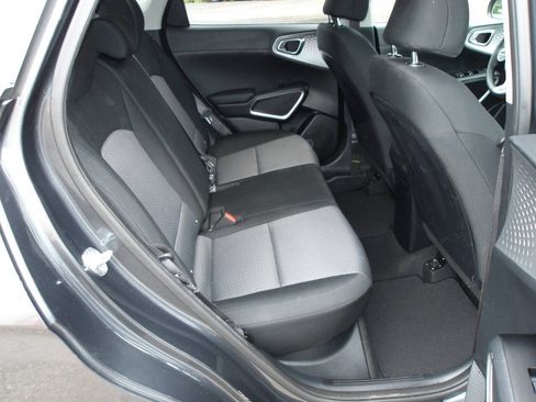 Used 2023 Kia Soul LX w/ LX Technology Package FWD image 23