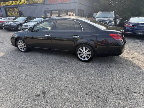 Used 2009 Toyota Avalon Limited FWD image 2