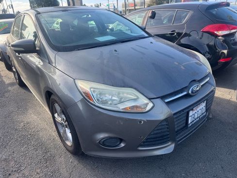 Used 2013 Ford Focus SE image 1