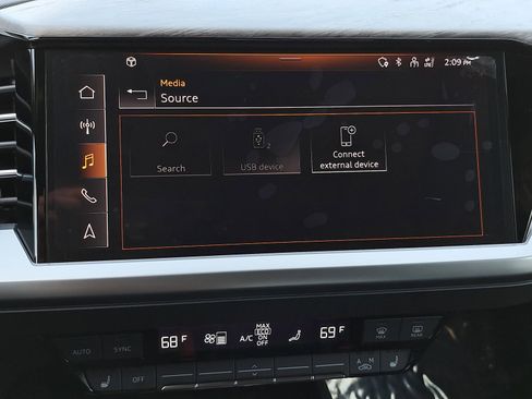 Certified 2025 Audi Q4 e-tron Premium Plus w/ Premium Plus AWD/4WD image 23
