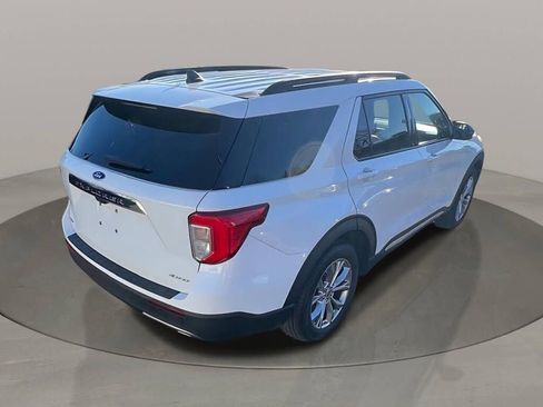 Used 2021 Ford Explorer XLT w/ Equipment Group 202A image 6