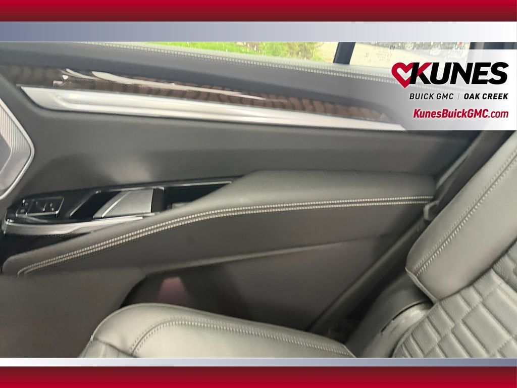 Used 2026 Cadillac Escalade Platinum Sport w/ LPO, Floor Liner Package AWD/4WD image 37