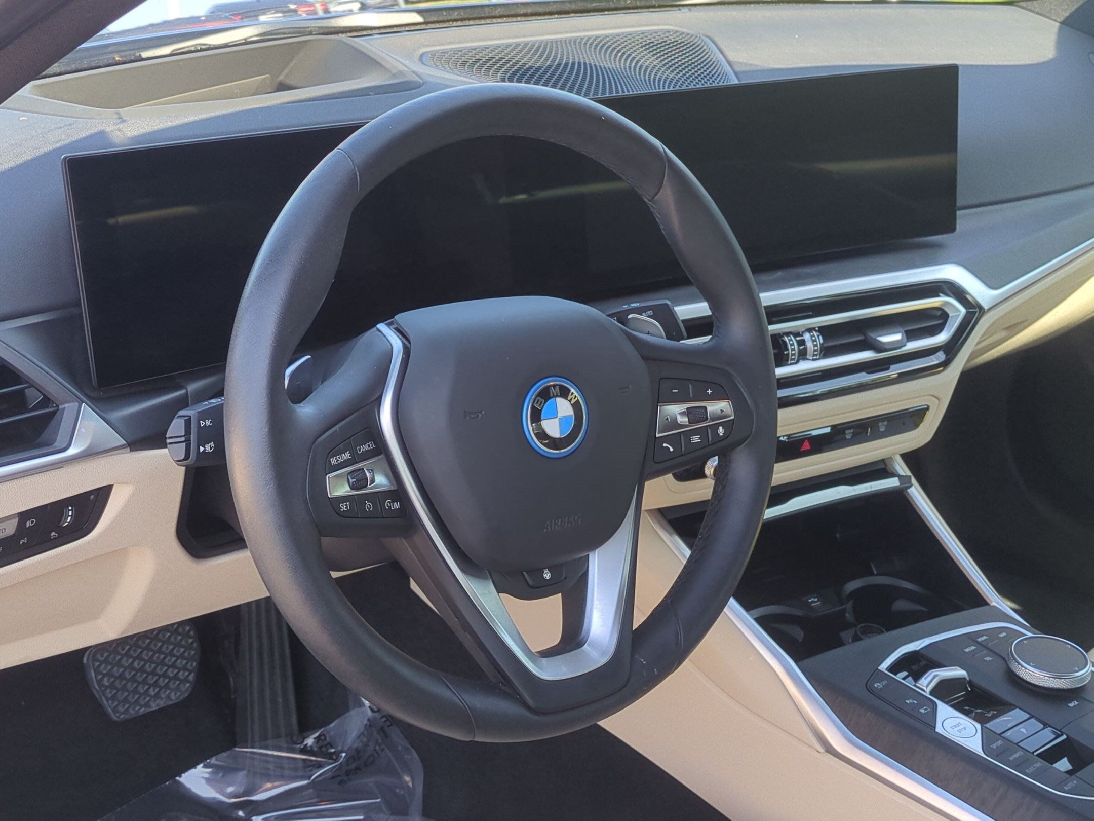 Certified 2023 BMW 330e w/ Premium Package RWD image 18