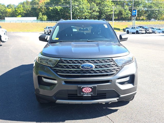 Used 2020 Ford Explorer XLT w/ Equipment Group 202A AWD/4WD image 2