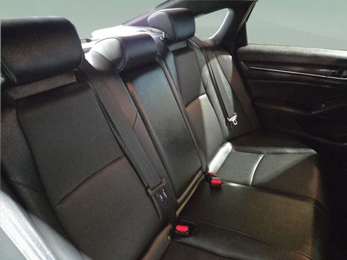 Used 2019 Honda Accord Sport image 32