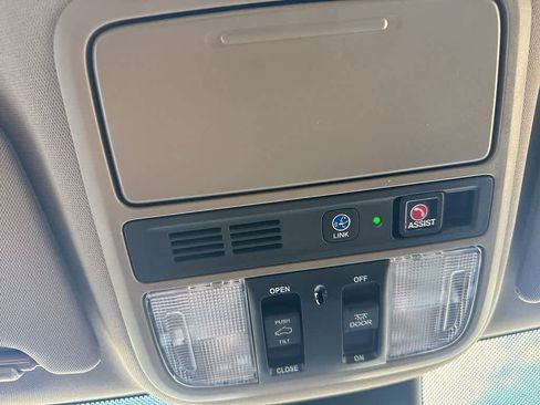 Used 2023 Honda Odyssey Touring image 20