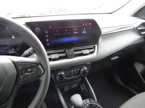 Used 2025 Chevrolet TrailBlazer LT AWD/4WD image 21