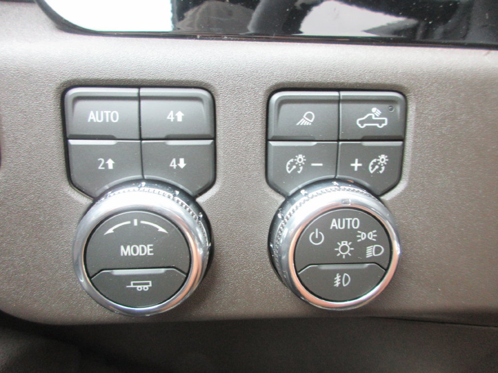 New 2026 GMC Sierra 3500 SLT w/ SLT Premium Package AWD/4WD image 18