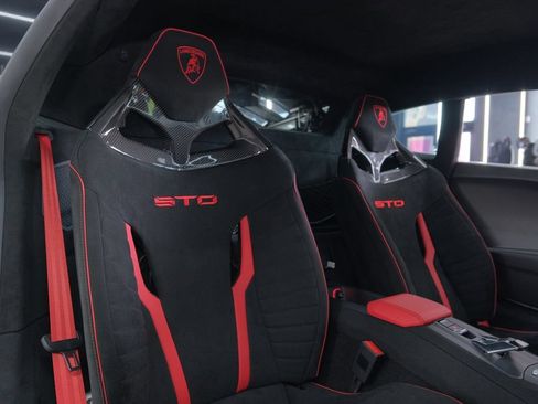 Used 2024 Lamborghini Huracan STO RWD image 16