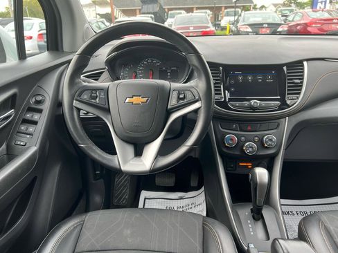 Used 2018 Chevrolet Trax LT w/ LT Convenience Package FWD image 23
