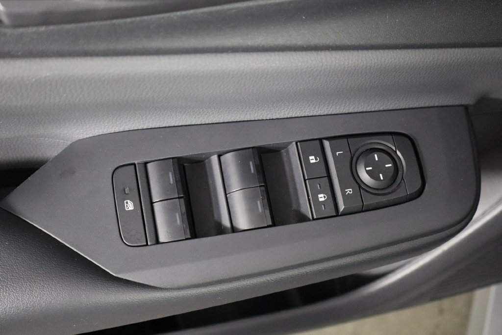 Used 2026 Toyota Prius LE FWD image 20
