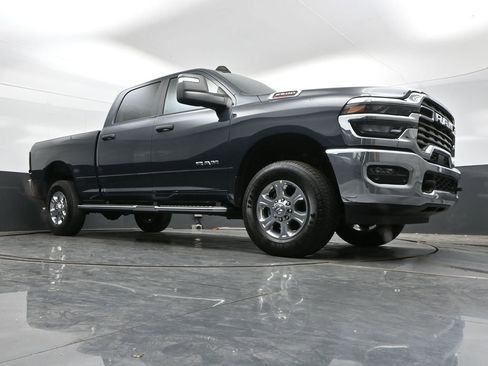 Used 2025 RAM 2500 Big Horn AWD/4WD image 46