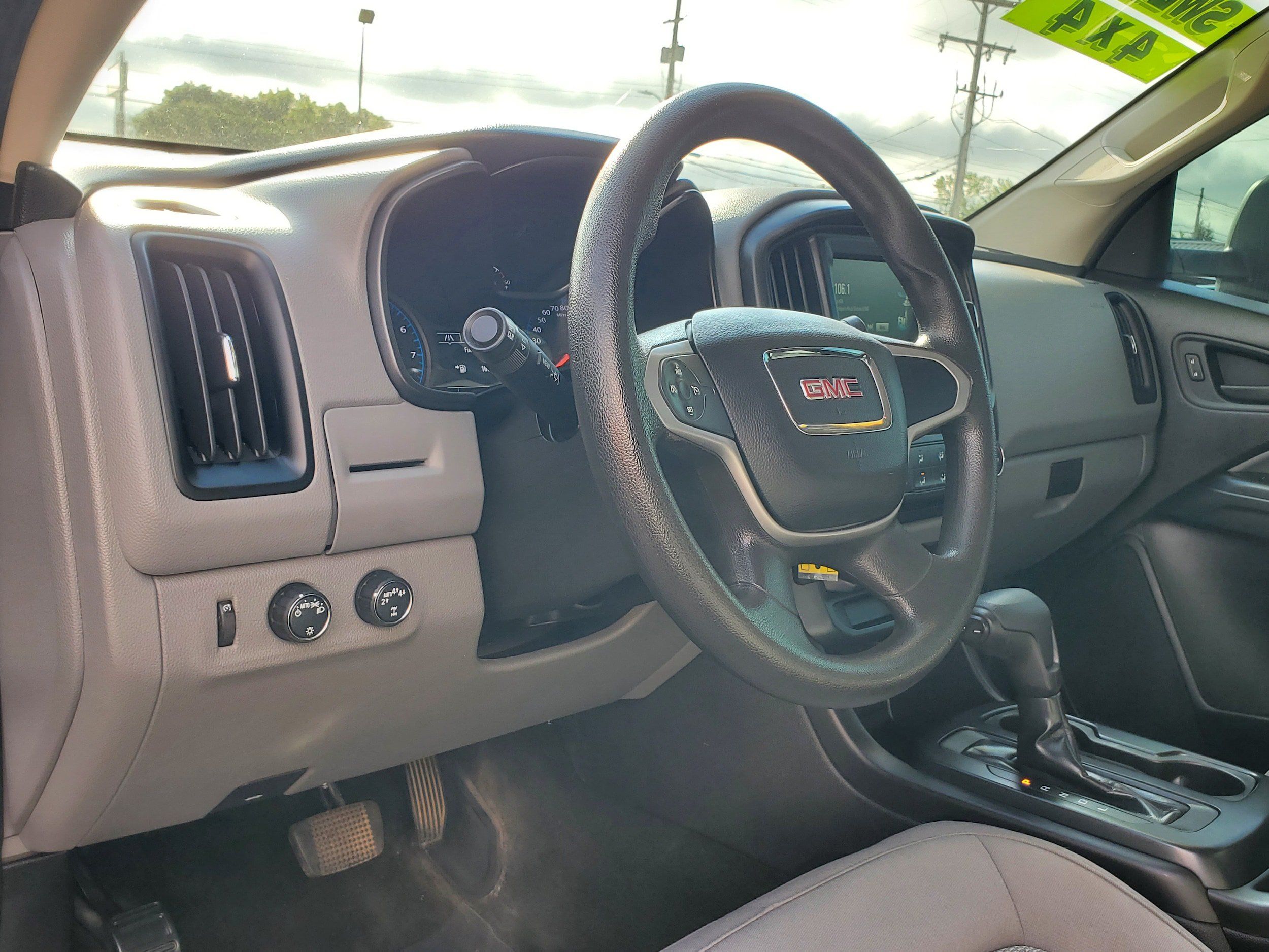 Used 2017 GMC Canyon 4x4 Extended Cab w/ Convenience Package image 12