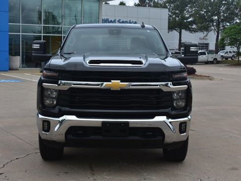Used 2025 Chevrolet Silverado 3500 LT w/ Convenience Package AWD/4WD image 2
