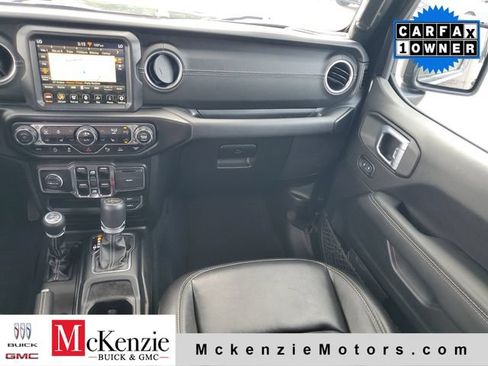 Used 2022 Jeep Wrangler Unlimited Sahara w/ LED Lighting Group AWD/4WD image 28