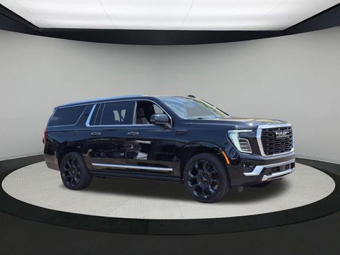 New 2026 GMC Yukon XL Denali w/ Denali Reserve Package AWD/4WD image 7