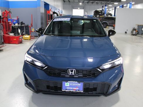 Used 2025 Honda Civic Sport image 3