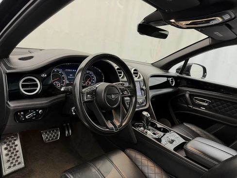 Used 2017 Bentley Bentayga AWD/4WD image 8