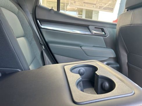 New 2026 GMC Terrain AT4 w/ Technology Package II AWD/4WD image 27
