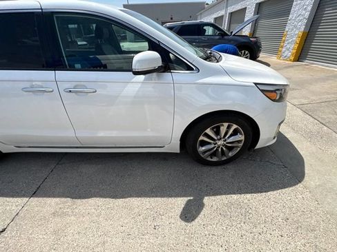 Used 2018 Kia Sedona SX Limited FWD image 23