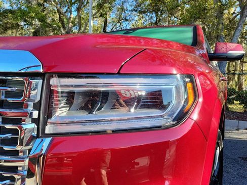 Used 2020 GMC Acadia Denali image 2