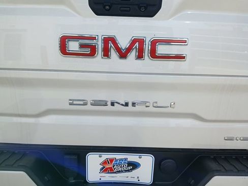 Used 2025 GMC Sierra 1500 Denali w/ Denali Reserve Package AWD/4WD image 13