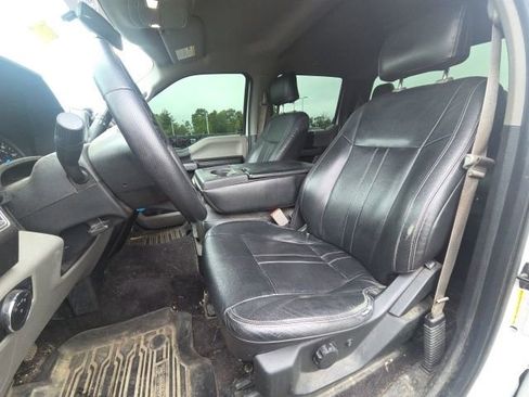 Used 2017 Ford F150 XLT AWD/4WD image 25