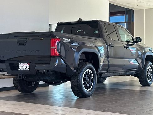 Certified 2026 Toyota Tacoma TRD Off-Road w/ TRD Off Road Upgrade Package AWD/4WD image 4