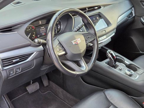 Used 2022 Cadillac XT4 Premium Luxury FWD image 10
