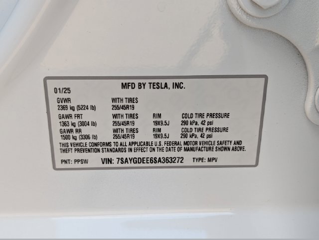 Used 2025 Tesla Model Y Long Range AWD/4WD image 26