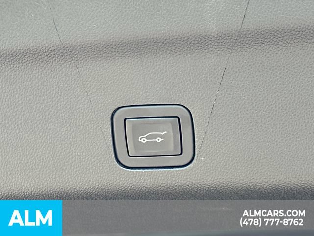 Used 2025 Chevrolet Suburban High Country AWD/4WD image 22