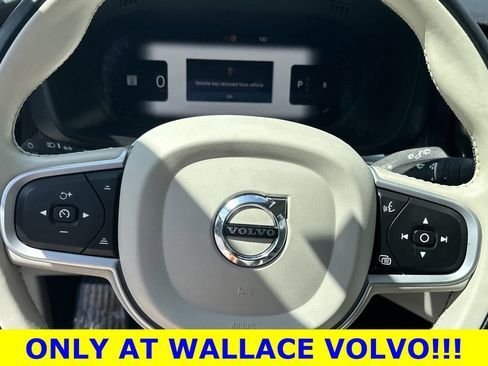 Used 2022 Volvo XC60 B5 Momentum w/ Climate Package AWD/4WD image 17