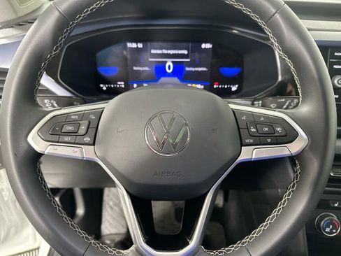 Used 2022 Volkswagen Taos SE image 18