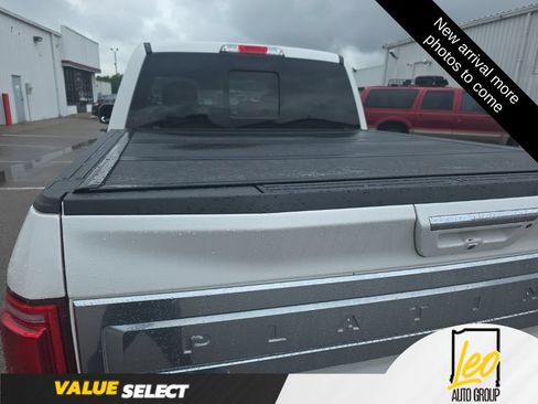 Used 2016 Ford F150 Platinum w/ Equipment Group 701A Luxury AWD/4WD image 11