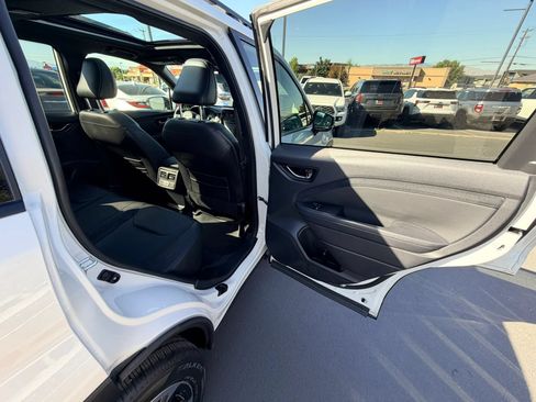 Used 2025 Subaru Forester Limited AWD/4WD image 23